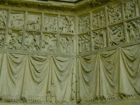 Cathédrale Saint-Etienne de Metz: Portail Notre-Dame-la-Ronde - détail des panneaux de la vie du roi david et de la découverte de la Sainte-Croix de Jérusalem
