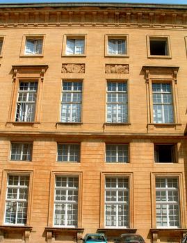 Metz - Palais de Justice (ancien Hôtel du Gouverneur) - Façade sur la cour