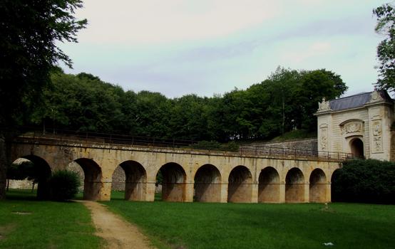 Remparts de Longwy - Porte de France et pont d'acccès