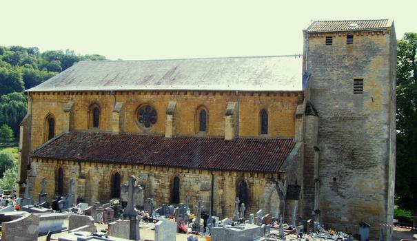 Longuyon - Eglise Sainte-Agathe - Ensemble vu du cimetière