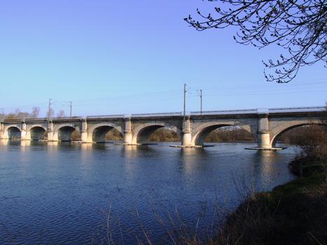 Viaduc de Fontenoy au-dessus de la Moselle
