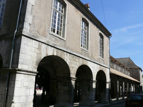 Vézelise - Halles (1599), Hôtel de ville (1735) & Auditoire de justice (1764)