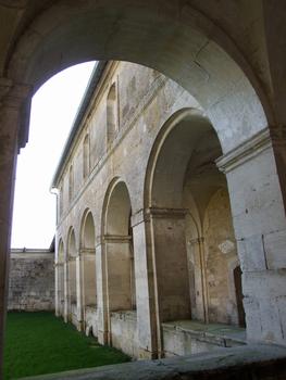Abbaye de Jovilliers: Le cloître