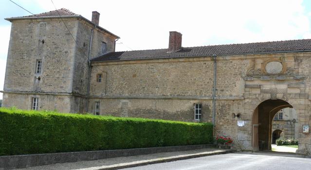 Château de Louppy-sur-Loison - Entrée vers le château