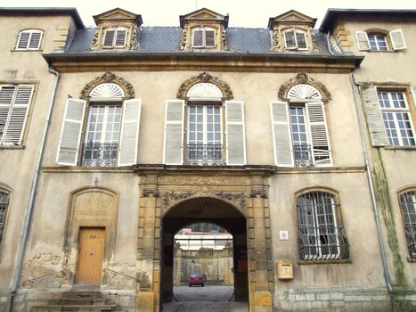 Gorze - Ancien Palais abbatial - Entrée