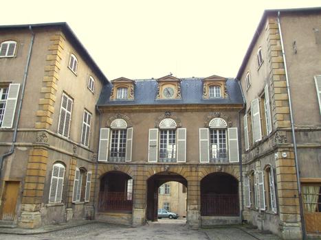 Gorze - Ancien Palais abbatial - Façade côté cour