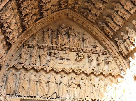 Metz - Cathédrale Saint-Etienne - Portail de la Vierge - Tympan: vie de la Vierge (Mort de la Vierge, Assomption, Couronnement)