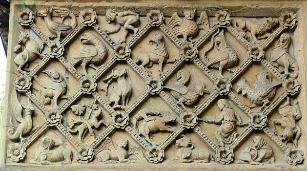 Metz - Cathédrale Saint-Etienne - Façade nord - Portail de Notre-Dame-la-Ronde - Bestiaire d'animaux fantastiques côté gauche