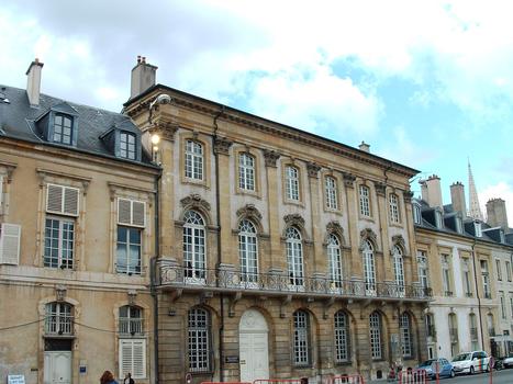 Nancy - Tribunal administratif de Nancy (ancienne Bourse aux Marchands) - Façade sur la place Carrière