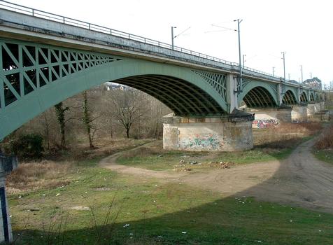 Nevers - Pont ferroviaire sur la Loire - Ensemble vu de la rive gauche à l'amont