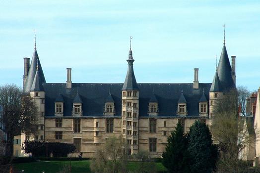 Nevers - Palais ducal - Façade côté Sud (côté Loire)
