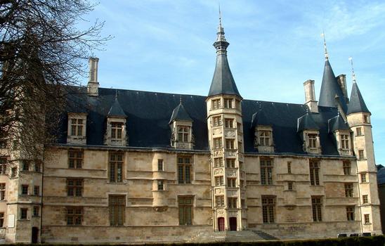 Nevers - Palais ducal - Façade côté Sud (côté Loire)