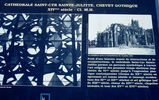 Nevers - Cathédrale Saint-Cyr-et-Sainte-Julitte - Panneau d'information sur le chevet gothique
