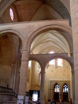 Nevers - Cathédrale Saint-Cyr-et-Sainte-Julitte - Vue du transept roman