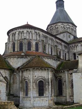 La Charité-sur-Loire - Eglise prieurale Notre-Dame - Chevet et tour de la croisée du transept