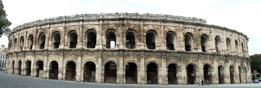 Nîmes - Arènes ou l'amphithéâtre romain