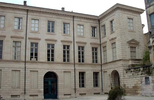 Nîmes - Ecole supérieure des Beaux-Arts (ancien hôtel Rivet) - Façade sur cour