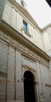 Nîmes - Le Petit Temple - Façade sur la rue du Grand-Couvent (ancienne chapelle du couvent des Ursulines)