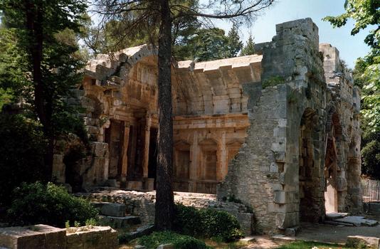 Nîmes - Temple de Diane
