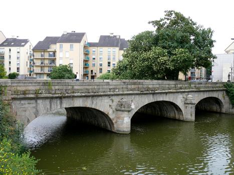Alençon - Pont-Neuf