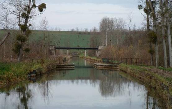 Canal de l'OurcqDérivation du ClignonPont-canal du Clignon sur l'Ourcq construit par Vuigner: Canal de l'Ourcq Dérivation du Clignon Pont-canal du Clignon sur l'Ourcq construit par Vuigner