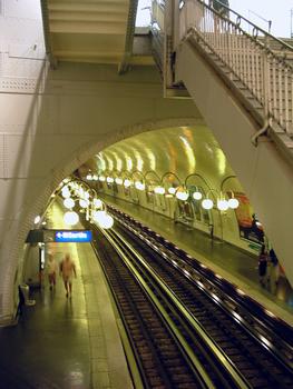 Metrolinie 4 in Paris - Bahnhof Cité