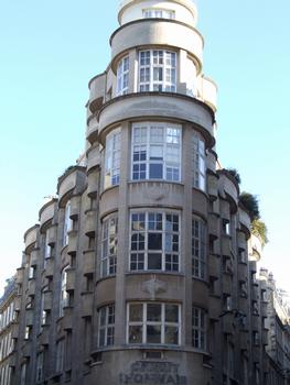 Paris 16 ème arrondissement - Immeuble et ancien cinéma Pathé Victor Hugo au 65 rue Saint-Dider par les architectes J. Charavel et M. Mélendès
