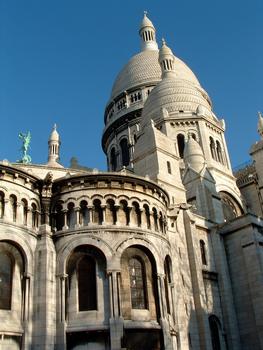 Sacré-Coeur - Coupole et clochetons romano-byzantins