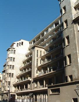 Paris - Habitations bon marché et piscine des Amiraux - Façade rue Hermann-Lachapelle