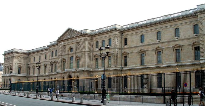 Paris - Palais du Louvre - Cour Carrée - Façade sur la rue de Rivoli