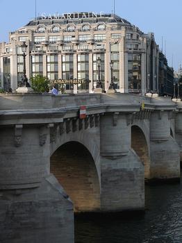Paris 1er arrondissement - La Samaritaine (Magasin No. 2) - Extension - Vu du Pont-Neuf : Paris 1 er arrondissement - La Samaritaine (Magasin No. 2) - Extension - Vu du Pont-Neuf