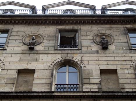 Immeuble du 4 rue d'Aboukir, Paris : Construit au début du 19 ème siècle par Jules de Joly - Détail