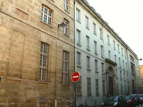 Paris - 5 ème arrondissement - Congrégation du Saint-Esprit - Façade sur la rue Lhomond - A gauche le bâtiment à l'angle de la rue Rataud