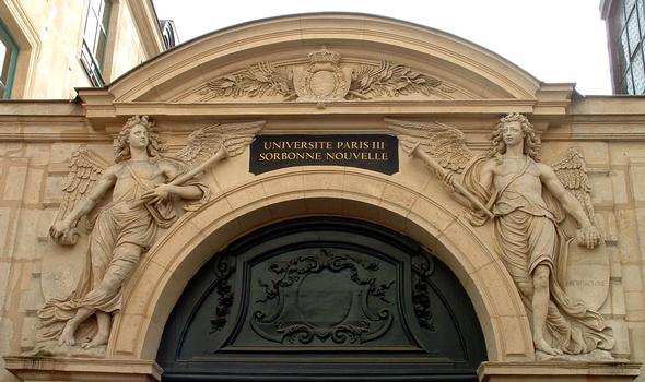 Paris - Ancienne académie de chirurgie (5, rue de l'Ecole-de-Médecine) - Décor de la porte