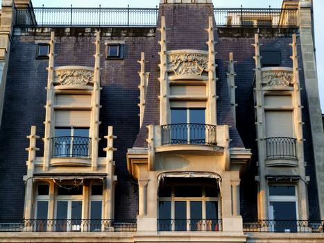 Paris 8 ème arrondissement - Ancien hôtel Lalique, 40 cours Albert-I er par René Lalique et Freiner - Détail de la toiture