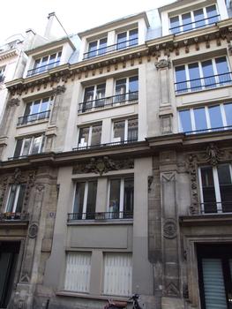 Immeuble du 9 rue Victor-Massé, Paris : Cconstruit pour le peintre Paul Delaroche par l'architecte V. Courtiller