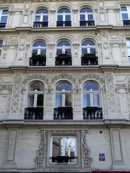 Paris 9ème arrondissement - Immeuble 27 rue Victor-Massé construit dans les années 1840 : Paris 9 ème arrondissement - Immeuble 27 rue Victor-Massé construit dans les années 1840