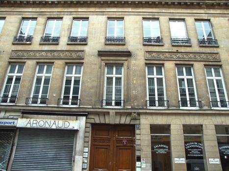 Paris 9 ème arrondissement - Maison Trouard construite en 1759 par l'architecte Louis-François Trouard pour son père. Sa particularité la plus remarquable est constituée par ses deux frises grecques en façade