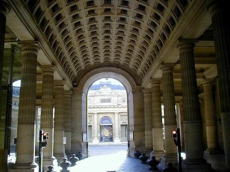 Paris - Hôtel de la Monnaie - Entrée quai Conti