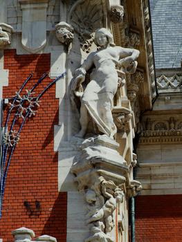 Calais - Hôtel de ville - Sculpture