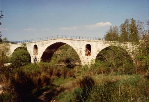 Pont Julien