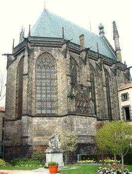 Riom - La Sainte-Chapelle construite pour le duc Jean de Berry - Vu du chevet