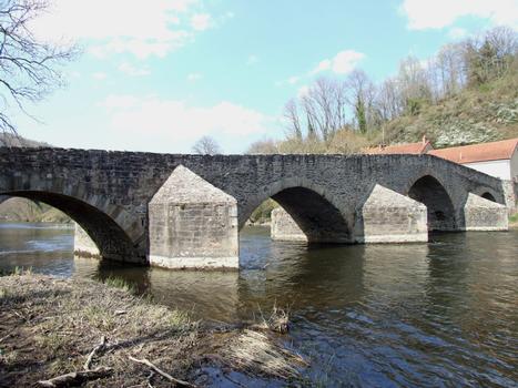 Pont roman de Menat - Vu de l'amont