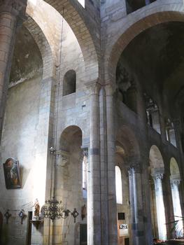 Saint-Saturnin - Eglise Saint-Saturnin - La croisée du transept et la nef
