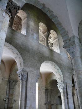 Ennezat - Eglise Saint-Victor-et-Sainte-Couronne - Nef romane
