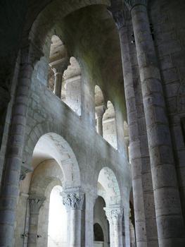 Ennezat - Eglise Saint-Victor-et-Sainte-Couronne - Nef romane