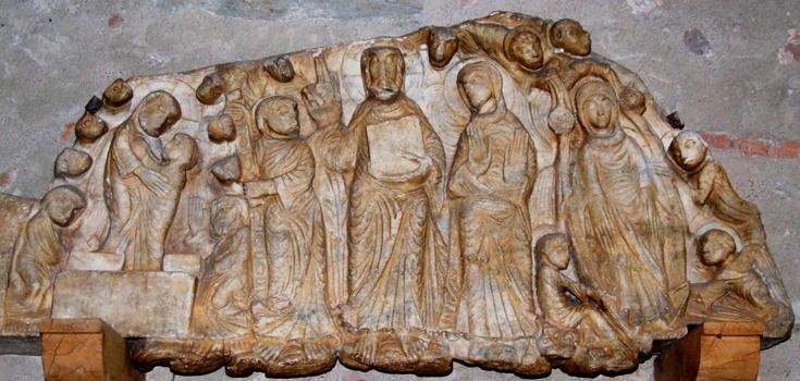 Cabestany - Eglise Notre-Dame-des-Anges - Ancien tympan du Maître de Cabestany déposé dans le bras gauche du transept