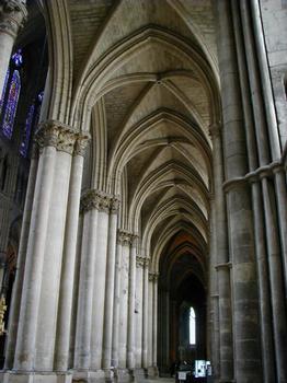 Cathédrale Notre-Dame de Reims.Bas côté