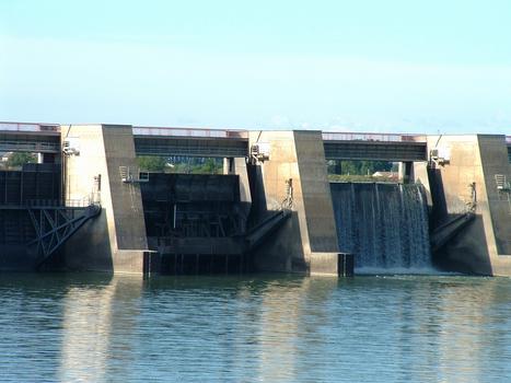 Vallabrègues Dam