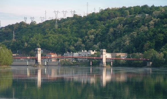 Pont suspendu Givors (pont de Chasse) - Vue d'ensemble au-dessus du Rhône